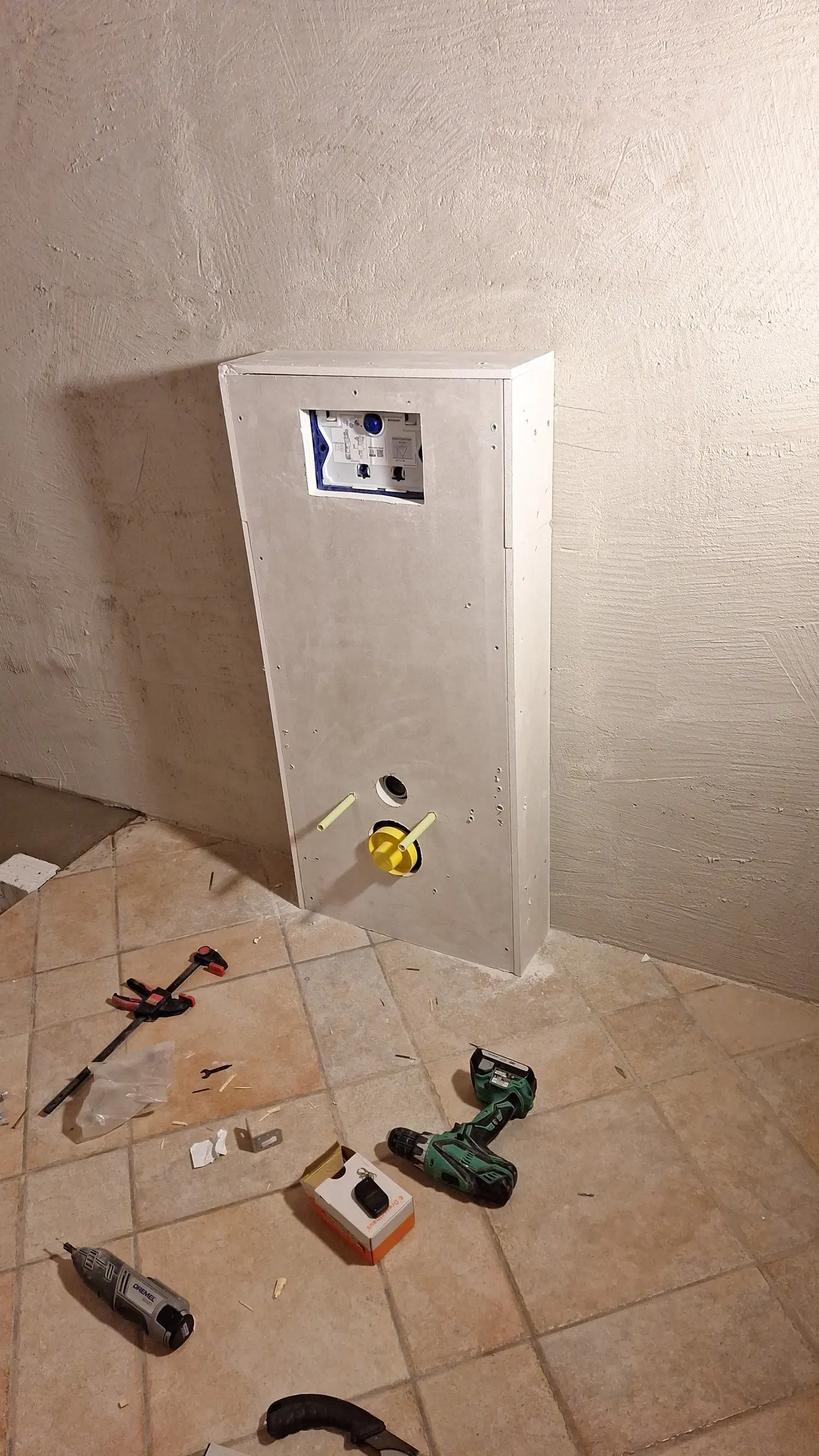 Couverture du bâti pour WC suspendu